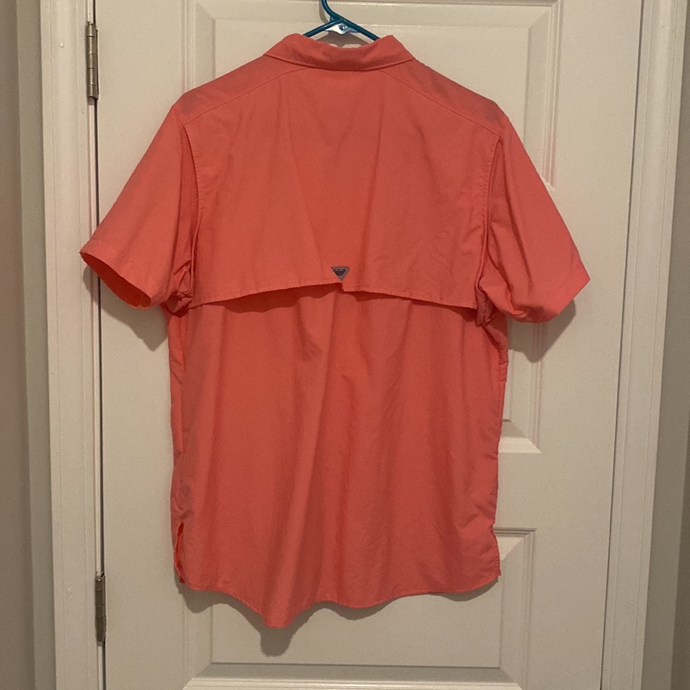 Women’s Columbia PFG short sleeve fishing shirt - Picture 2 of 3